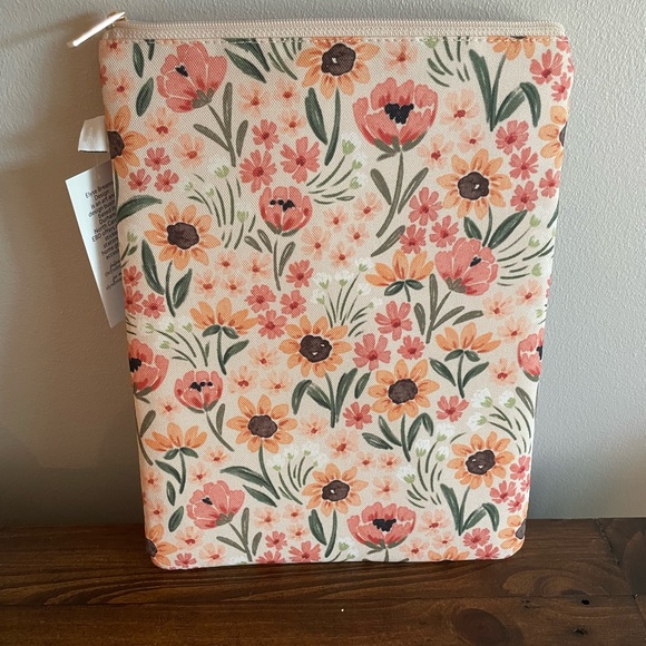 Tablet/ipad Case - Picture 1 of 7